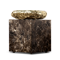 Table basse de luxe inspirée de Stonehenge, en laiton et marbre, avec design asymétrique, mobilier pour la maison