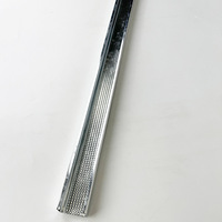 Système de charpente métallique légère à ossature en acier pour cloisons sèches, avec profilés en C pour l'installation de plaques de plâtre - Vente chaude