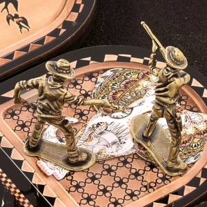 Estatua de Guerrero, <span class=keywords><strong>Duelo</strong></span> de Pistolas, Adornos de Latón, Juguetes, Mascotas de Mesa, Regalos, Artesanías - Product Image 2