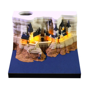 Bestseller Transfrontaliero: Ornamento da Scrivania Creativo a Tema Castello in Carta Intagliata, Blocco Note Adesivo 3D - Product Image 5