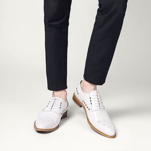 Mocassins à pampilles de haute qualité pour hommes, grande taille, avec détails brogues, style rétro élégant - Product Image 3