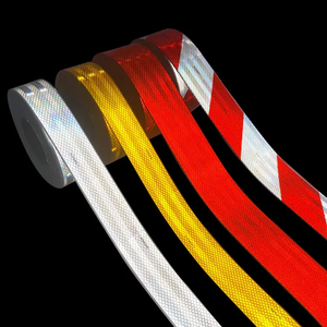 Cinta reflectante certificada IRAM I39525 para el <span class=keywords><strong>mercado</strong></span> argentino, cinta de seguridad de alta visibilidad sellada Edge para camiones y remolques - Product Image 2