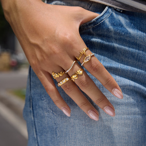 Anillos <span class=keywords><strong>de</strong></span> <span class=keywords><strong>Pareja</strong></span> <span class=keywords><strong>de</strong></span> Acero Inoxidable con Diamantes CZ, Chapados en Oro, Joyería <span class=keywords><strong>de</strong></span> Compromiso y Boda, Elegantes Anillos <span class=keywords><strong>de</strong></span> Alianza <span class=keywords><strong>de</strong></span> Zirconia 316L para Hombre y Mujer - Product Image 4