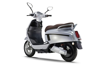 Nouveau design 2025 – Scooter/Moto électrique 2000W pour adultes – Autonomie optimale – Vélo électrique 48V avec pédales – Le meilleur rapport qualité-prix - Product Image 4