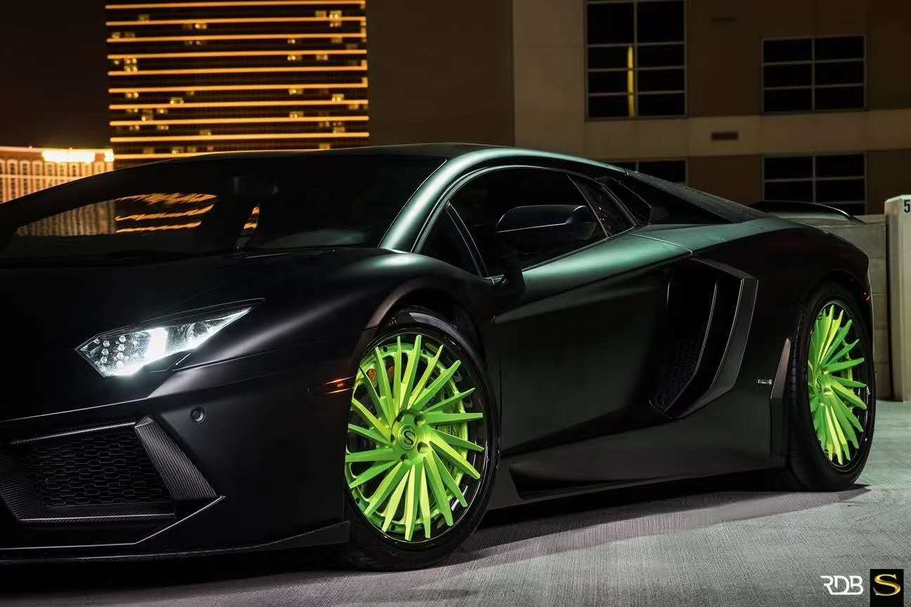 สีเขียว