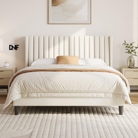 Lit plateforme moderne DNF avec cadre rembourré, tête de lit en velours, design à ailes, antidérapant, silencieux, lattes en bois