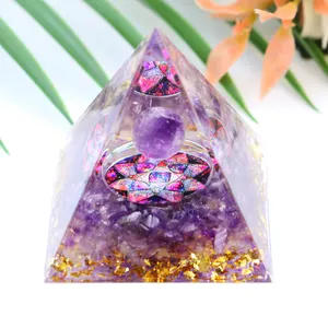 Piramide di Orgonite spirituale della figurina di cristallo curativo generatore di energia di meditazione fatto a mano