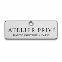 Étiquettes et plaques métalliques gravées avec finition couleur, logo métallique personnalisé avec broches métalliques pour la décoration et l'image de marque des produits