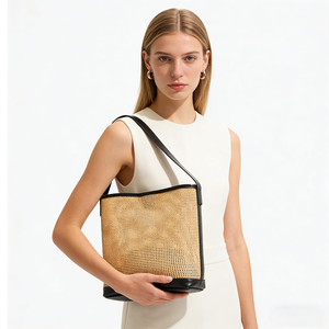 Sac seau <span class=keywords><strong>en</strong></span> <span class=keywords><strong>paille</strong></span> de raphia avec garniture <span class=keywords><strong>en</strong></span> cuir - Sac à bandoulière d'été pour femme, sac fourre-tout à fermeture magnétique - Product Image 1
