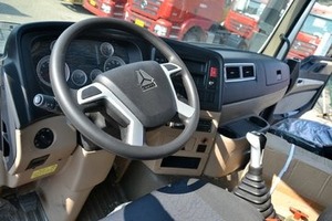 Camion tracteur Sinotruk HOWO TX 6X4 optimisé <span class=keywords><strong>pour</strong></span> le carburant, idéal <span class=keywords><strong>pour</strong></span> le transport de marchandises en vrac et de remorques-citernes - Product Image 5