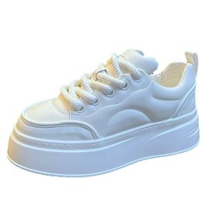 Chaussures de printemps pour hommes respirantes, style décontracté, tendance, polyvalentes, style workwear, chaussures de skate de niche, à semelle épaisse, sportives, décontractées, écologiques - Product Image 5