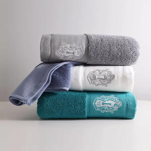 Serviettes de bain en pur coton brodé, 34x75cm, rectangulaires, avec motif alphabet, pour le bain et la promotion - Product Image 3