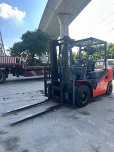 Montacargas Diésel Usado Heli de 5 Toneladas |   Tracción Delantera |   Neumáticos de Poliuretano para Mástiles de Una Sola Etapa |   Longitud de Horquilla de 1070 mm |   Distancia entre ejes de 3200 mm |   Bajo - Product Image 5