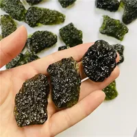 Vente en gros de pierres précieuses géologiques de haute qualité, pierres de Moldavite en verre vert de type météorite tchèque pour la fabrication de bijoux