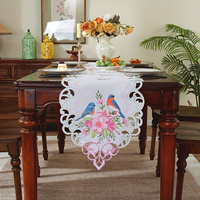 Chemin de table en polyester brodé en Chine, vente en gros, design floral fantaisie, nappe de mariage, salle à manger