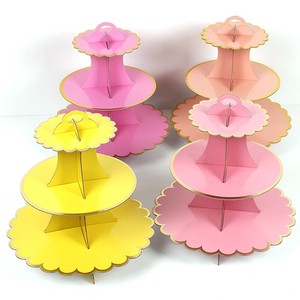 Présentoir à gâteaux pliable en papier écologique à 3 niveaux, 19 couleurs, avec motif floral estampé or, pour mariages et anniversaires - Product Image 1