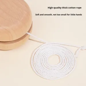 Yo-Yo Tradicional de Madera para Jóvenes de 15 a 35 Años, Juguete Giratorio Educativo de Integración Sensorial con Diseño de Dibujos Animados de Zhejiang, en Bolsa - Product Image 3