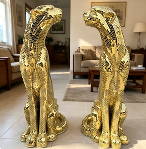 Moderna Estatua de Guepardo con Mosaico de Espejos Dorados, Escultura de Leopardo Hecha a Mano en Fibra de Vidrio para Decoración de Entrada de Casa de Lujo - Product Image 1