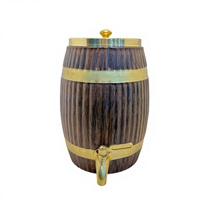 Distributeur d'eau en cuivre pur à grain de bois premium, 5L, forme de baril côtelé, Matka ayurvédique, étanche, en métal, avec robinet - Product Image 1