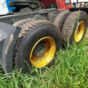 Camión Tractor Usado Sinotruk Howo 6x4 Azul Cielo de 420hp a Bajo Precio en Venta - Product Image 4
