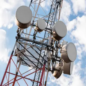 Torre digitale per telecomunicazioni zincata a caldo auto-supportante produttori di torri per telecomunicazioni