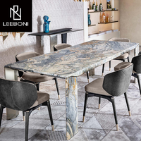 Ensemble de table à manger moderne de luxe de conception italienne personnalisée par le fabricant, plateau en marbre doré, style luxe léger