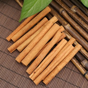 Bâton De Cannelle Brut Séché Laurel Strip Roll Fire-Section Aromatique pour <span class=keywords><strong>Vin</strong></span> <span class=keywords><strong>Chaud</strong></span> Café Cigarette Comestible Pelée Diffusée - Product Image 4