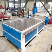 Routeur CNC industriel ATC à haute rigidité avec cadre en profilé aluminium, table en PVC, 4 axes, double roulement, déplacement 1300x2500mm