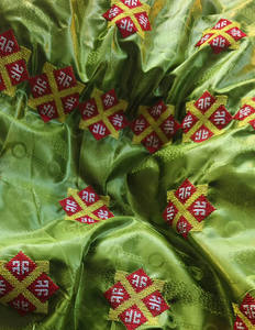 新品到货 非洲巴赞里奇蕾丝 2026 高品质巴赞里奇蕾丝 最新刺绣几内亚提花锦缎 5+2码 - Product Image 5