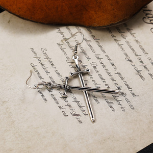 Boucles d'oreilles pendantes en forme de croix gothique, style punk sombre, accessoires de mode unisexes - Product Image 4