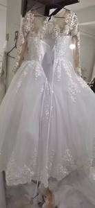 Abito da sposa 2024 a maniche lunghe stile principessa, con applicazioni in pizzo, perline e cristalli, scollo rotondo, taglie forti - Product Image 4