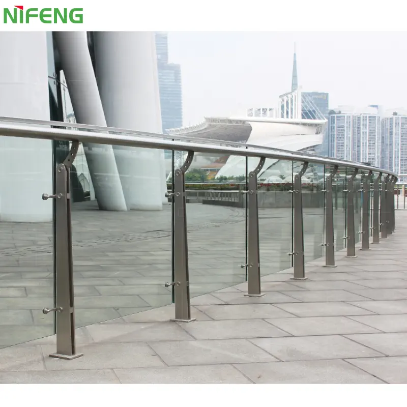 Meilleur fabricant de projet de main courante personnalisé intérieur/extérieur terrasse en acier inoxydable verre balcon garde-corps conceptions