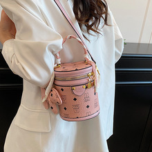 <span class=keywords><strong>Bolso</strong></span> de Mano Tipo Bandolera Mini de Lujo Ligero de Alta Gama con Cierre de Cremallera y Correa Única para Mujer, Otoño-Invierno 2026, en PU Suave con Letras, para Uso Diario - Product Image 5