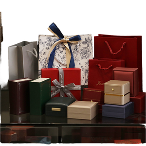 Collection de boîtes cadeaux carrées en papier de luxe tendance avec sac de shopping raffiné pour les boutiques et les marques en gros - Product Image 1