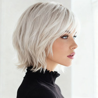 Nouvelle Arrivée Été 2026 Perruque Courte Synthétique Blanche Dorée Transparente Superposée Effet Naturel Cheveux Flous Bob Droit Ondulations Souples SM491