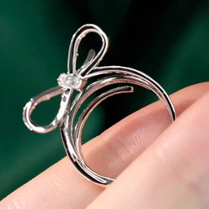 Anello a Fiocco per Donne, Design Semplice per Uso Quotidiano - Product Image 6