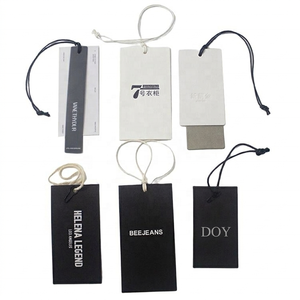 <span class=keywords><strong>Cartellini</strong></span> <span class=keywords><strong>per</strong></span> <span class=keywords><strong>Abbigliamento</strong></span> Economici con Stampa di Design, Nome e Logo Personalizzati, Etichette Pendenti in Carta <span class=keywords><strong>per</strong></span> Indumenti con Cordino - Product Image 1