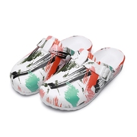 Chaussons pour hommes en EVA, chaussures créatives de dessin animé, chaussures d'infirmière pour femmes, sandales d'été en EVA amorties, chaussons nuages à coussinets souples