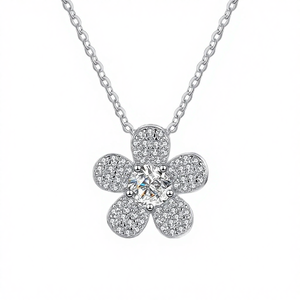 Collier en argent sterling S925 plaqué rhodium avec pendentif fleur et chaîne à maillons, moissanite taille brillant à griffes, bijoux fins - Product Image 4
