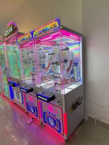 Máquina de juegos recreativos que funciona con monedas para premios e intercambio de regalos Tasa ganadora ajustada con 1 año de garantía - Product Image 4