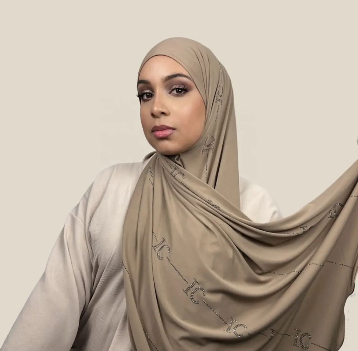 2023 nuovo Design Premium LycraJersey strass Hijab scialle elasticizzato sciarpa fatta a mano da donna musulmana sciarpe dei paesi vicini