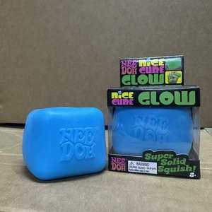 Juguete Antiestrés Needoh Ice Cube Glow, Juguete Relajante de Maltosa, Juguete para Apretar con Forma de Cubo de Hielo Luminoso - Product Image 2