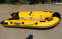 Bateau pneumatique en PVC - Modèle grand format populaire. Base en V durable. Peut flotter. Capacité pour 4-5 personnes. Modèle 330.