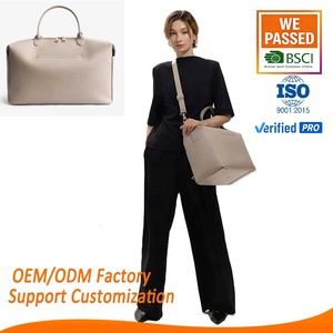 Sac à dos de luxe en cuir PU personnalisé grande capacité, imperméable et antivol <span class=keywords><strong>pour</strong></span> <span class=keywords><strong>femme</strong></span>, idéal <span class=keywords><strong>pour</strong></span> les voyages et le rangement des couches de bébé - Product Image 1