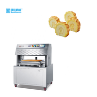 Équipement de boulangerie Moyenne Économiser Coût de la main-d 'œuvre Déposant de gâteau entièrement automatique Remplissage Coupe Four rotatif roulant pour gâteau en rouleau suisse
