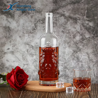 Bouteille en verre gravée en gros de l'usine chinoise avec bouchon en liège, forme personnalisée, écologique, pour Gin, Tequila, Vodka, Brandy