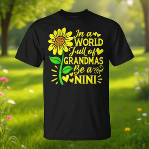 En un mundo lleno de abuelas, sé una Nini, camiseta para el Día de la Madre - Product Image 3