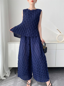ชุดเซ็ตใหม่ประจำฤดูร้อนปี 2026 แบรนด์ Miyake ดีไซน์โบว์จีบพลีท ผ้าสีพื้น เสื้อแขนกุด กางเกงขายาวทรงกว้าง สไตล์ลำลอง เป็นมิตรต่อสิ่งแวดล้อม - Product Image 6