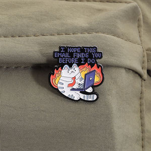 Ben bir iplik emaye Pin tarafından asılı komik kedi kahve broş Metal rozet yaka takı hediye ofis arkadaşlar için - Product Image 3