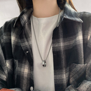 2025 nuevo collar en forma de cruz de acero de titanio Instagram moda mujer Hip-Hop pareja Sudadera con capucha suéter cadena para fiestas - Product Image 3